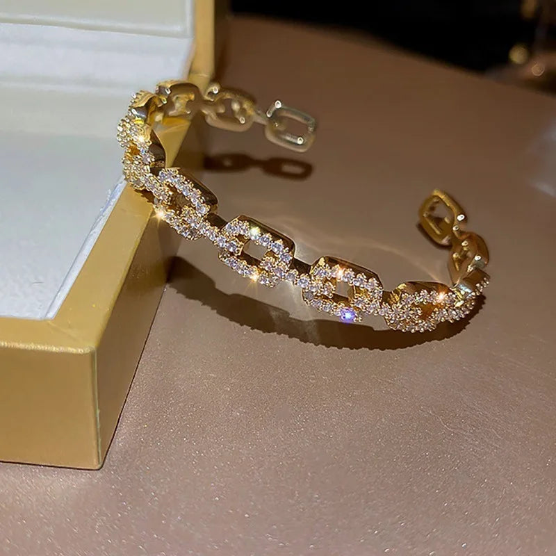 Golden Zircon Knot Bracelet